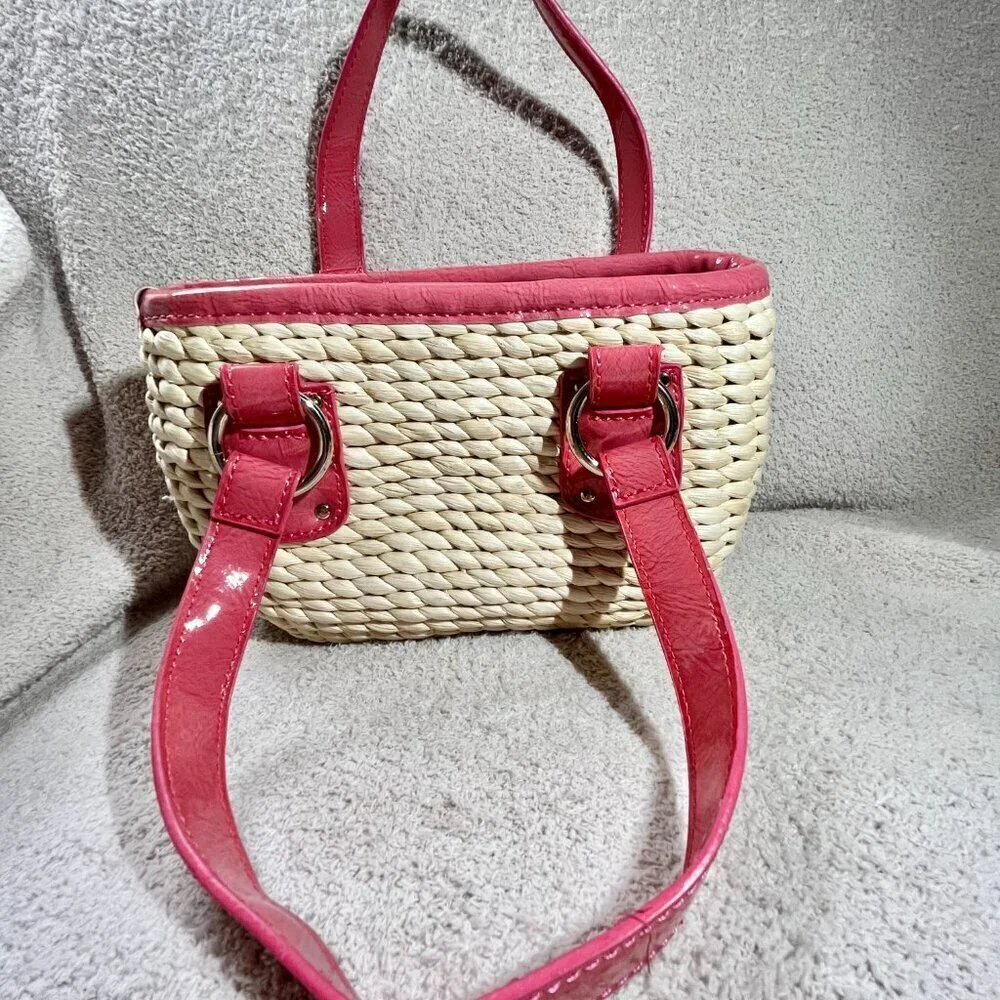 Liz Claiborne Purse Salmon Pink trim Cornhusk Straw Body Magnetic New With Tags